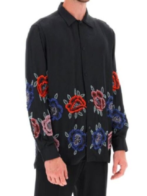 The Voice S27 star Phillip Sweet rocks a trendy The Voice S27 Phillip Sweet Rose Shirt, bringing floral elegance to his performance.