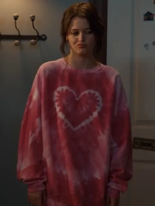 Maxine Baker Ginny & Georgia S03 Sara Waisglass Pink Tie-Dye Heart Sweatshirt