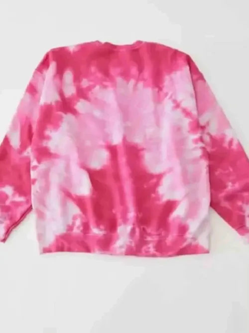 Maxine Baker Ginny & Georgia S03 Sara Waisglass Pink Tie-Dye Heart Sweatshirt